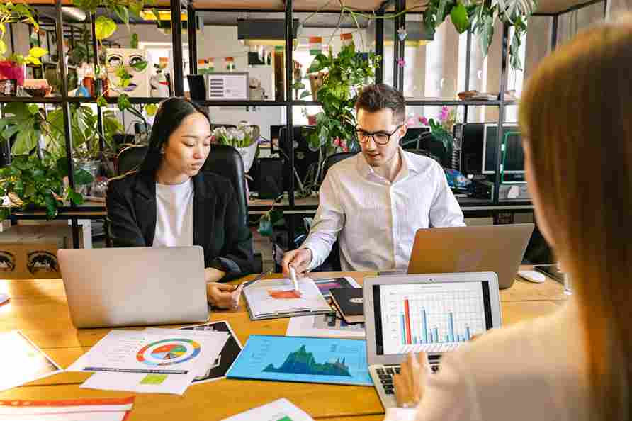 5 Benefits Of Working With An SEO Marketing Company Near Me